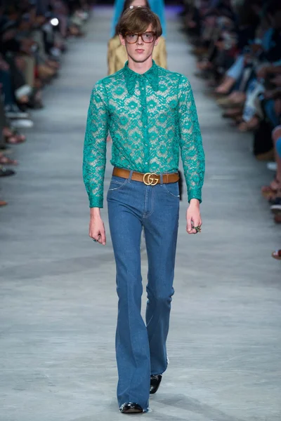 Look 9